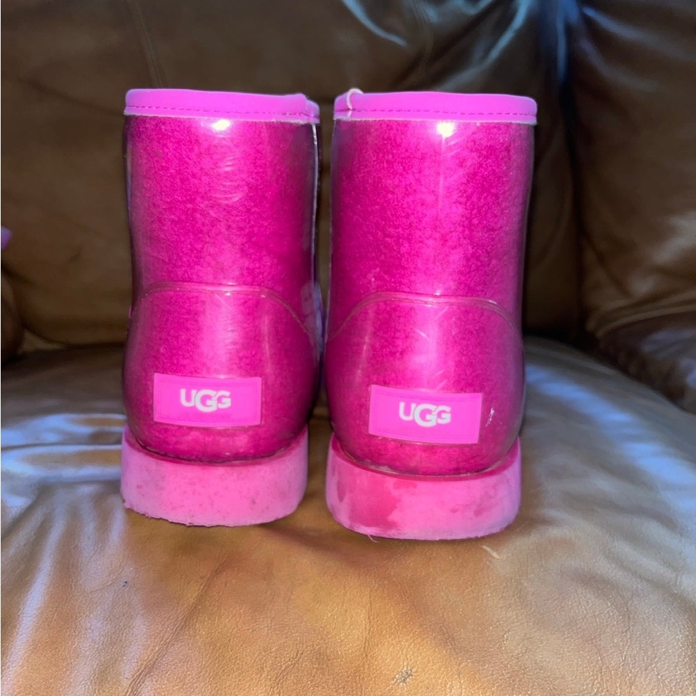 Pink uggs